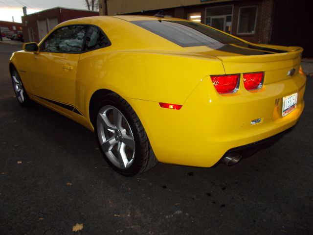 2011 Chevrolet Camaro 2006.5 Sedan LX Manual