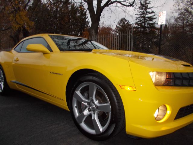 2011 Chevrolet Camaro 2006.5 Sedan LX Manual
