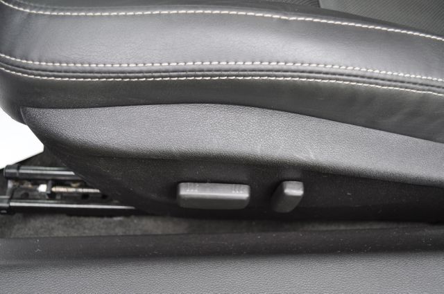 2011 Chevrolet Camaro V6 4WD Limited W/3rd Row 4x4 SUV