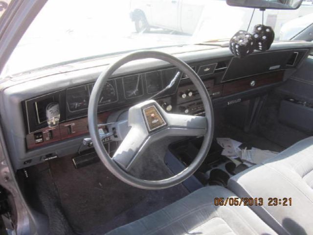 1988 Chevrolet Caprice Classic (4x2) SLE Cloth