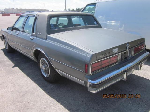 1988 Chevrolet Caprice Classic (4x2) SLE Cloth