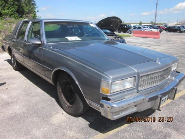 1988 Chevrolet Caprice Classic (4x2) SLE Cloth