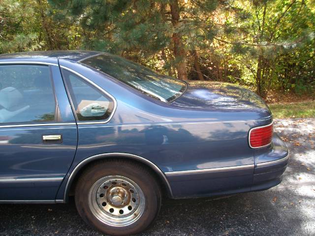 1996 Chevrolet Caprice Classic FWD 4dr S