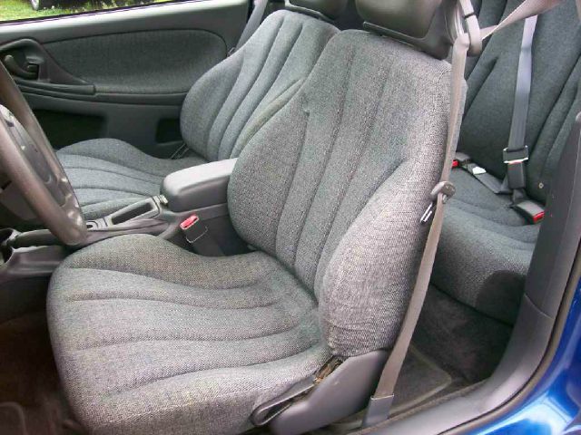 2004 Chevrolet Cavalier Base