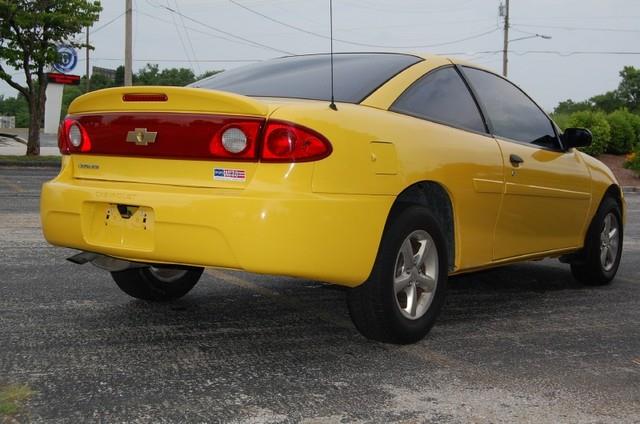 2004 Chevrolet Cavalier Base