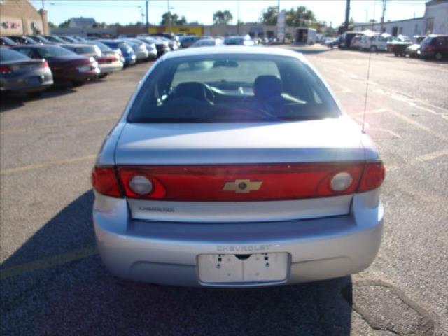 2005 Chevrolet Cavalier Base