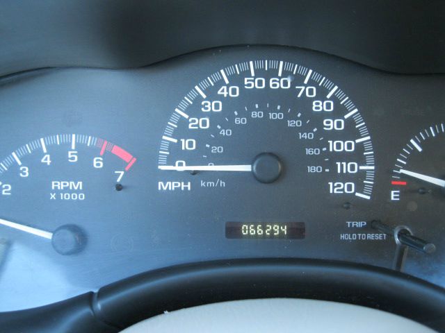 2004 Chevrolet Classic Unknown