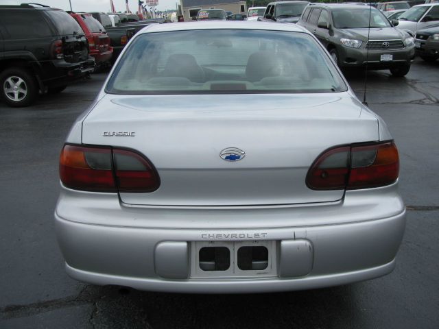 2004 Chevrolet Classic Touring 4WD