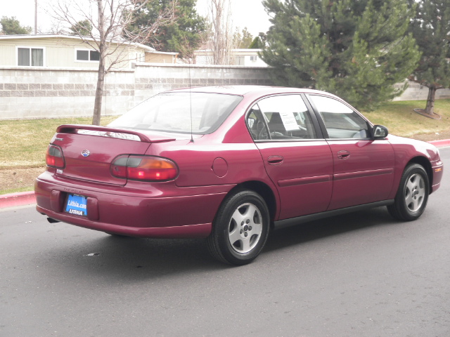 2005 Chevrolet Classic Base