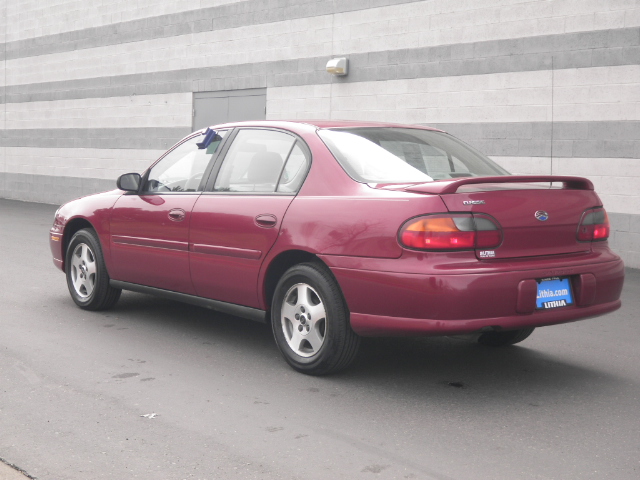 2005 Chevrolet Classic Base