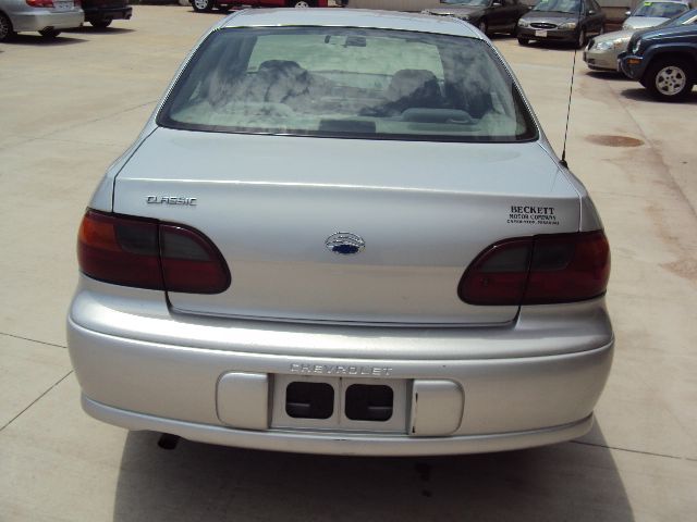 2005 Chevrolet Classic Unknown