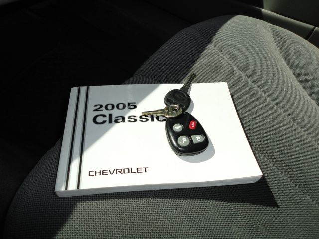 2005 Chevrolet Classic Unknown