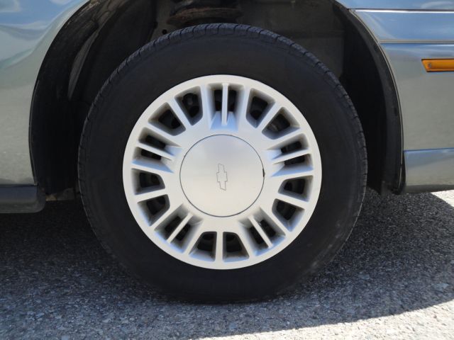 2005 Chevrolet Classic Unknown