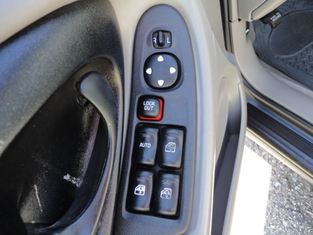 2005 Chevrolet Classic Unknown