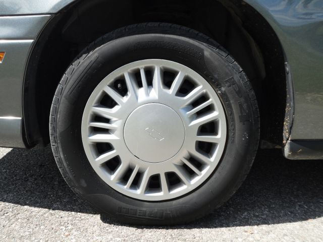 2005 Chevrolet Classic Unknown