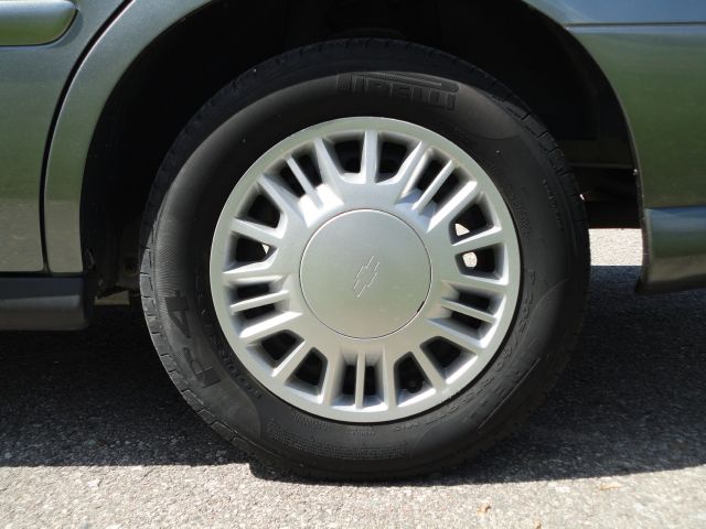 2005 Chevrolet Classic Unknown