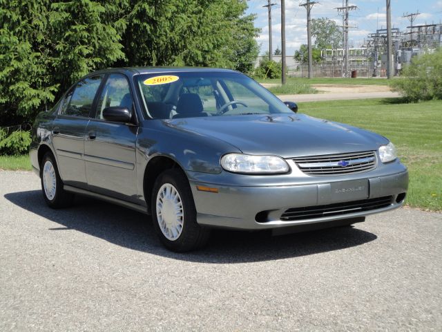 2005 Chevrolet Classic Unknown