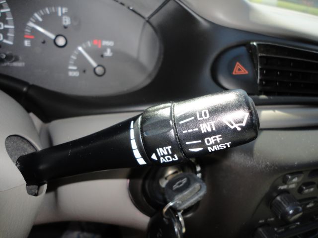 2005 Chevrolet Classic Unknown