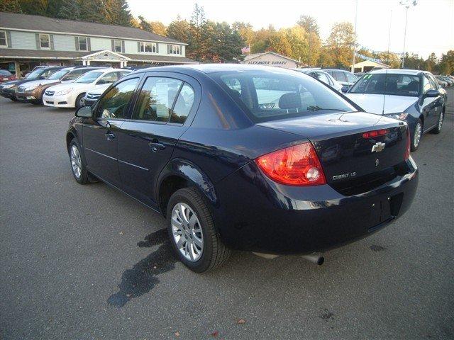 2009 Chevrolet Cobalt 4dr Sdn I4 CVT 2.5