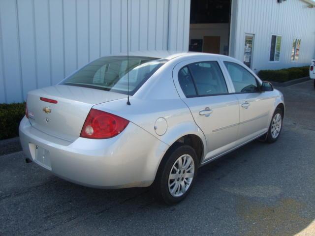 2009 Chevrolet Cobalt 4dr Sdn I4 CVT 2.5