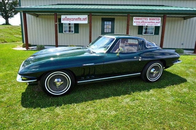1965 Chevrolet Corvette 323i Automatic 4DR