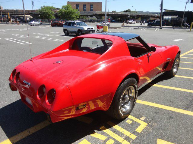 1976 Chevrolet Corvette 4DR FWD GLS 2.7