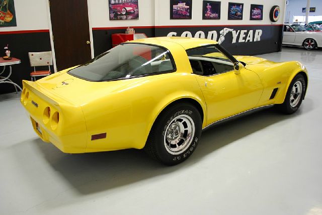 1980 Chevrolet Corvette LT. 4WD. Sunroof, Leather