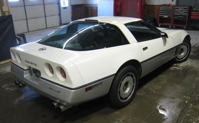 1986 Chevrolet Corvette AWD 4dr LT W/1lt