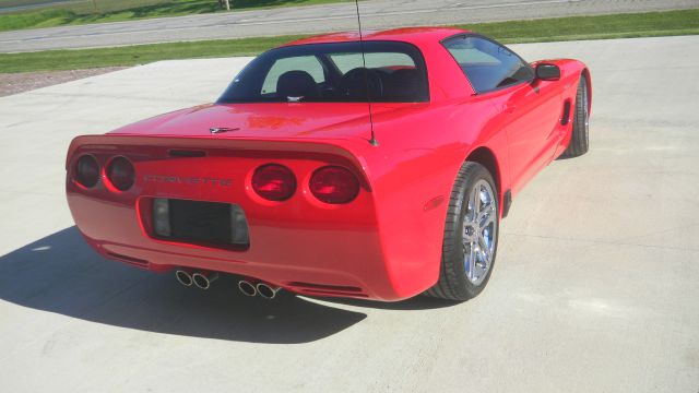 2001 Chevrolet Corvette R/T Sport Utility 4D
