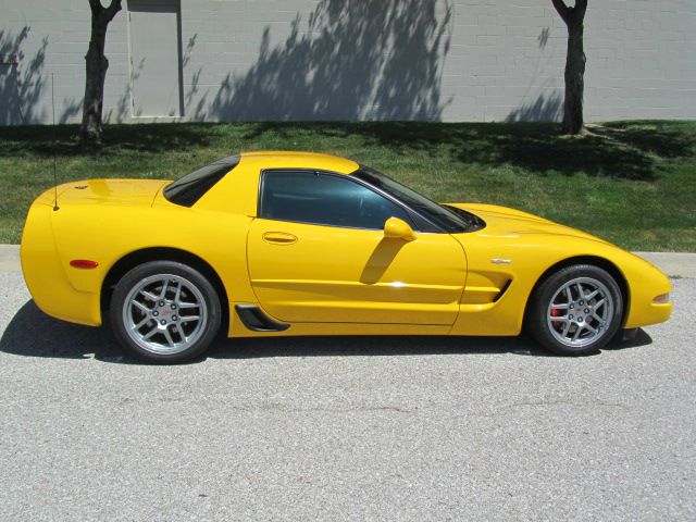 2002 Chevrolet Corvette R/T Sport Utility 4D