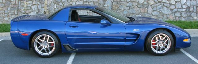 2002 Chevrolet Corvette R/T Sport Utility 4D
