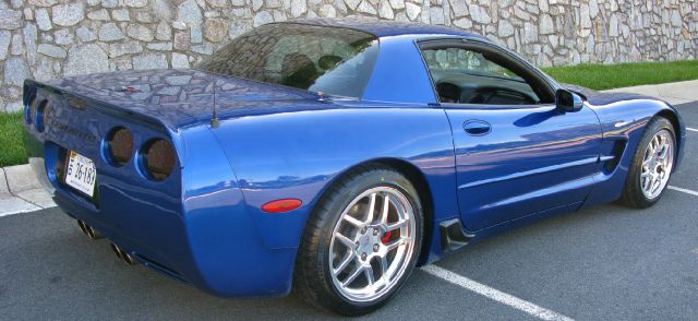 2002 Chevrolet Corvette R/T Sport Utility 4D