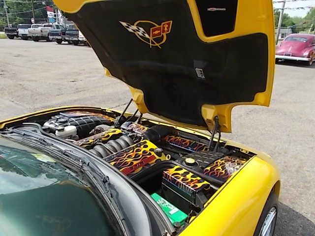 2003 Chevrolet Corvette R/T Sport Utility 4D