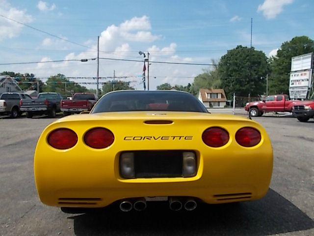 2003 Chevrolet Corvette R/T Sport Utility 4D