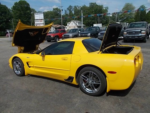 2003 Chevrolet Corvette R/T Sport Utility 4D