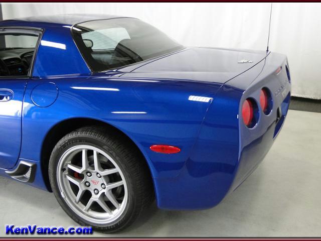 2003 Chevrolet Corvette R/T Sport Utility 4D