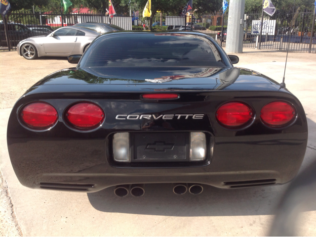 2003 Chevrolet Corvette R/T Sport Utility 4D