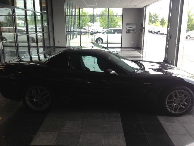 2003 Chevrolet Corvette R/T Sport Utility 4D