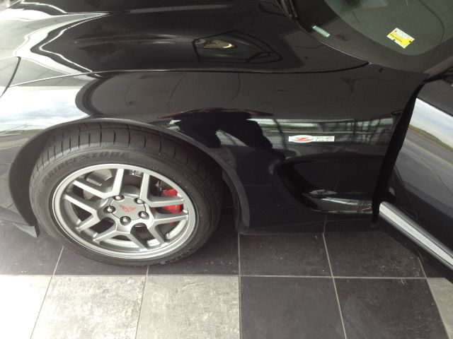 2003 Chevrolet Corvette R/T Sport Utility 4D