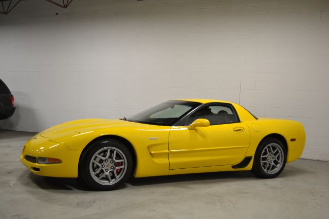 2003 Chevrolet Corvette R/T Sport Utility 4D