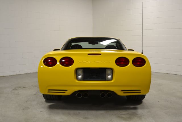 2003 Chevrolet Corvette R/T Sport Utility 4D