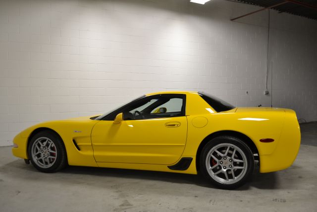 2003 Chevrolet Corvette R/T Sport Utility 4D
