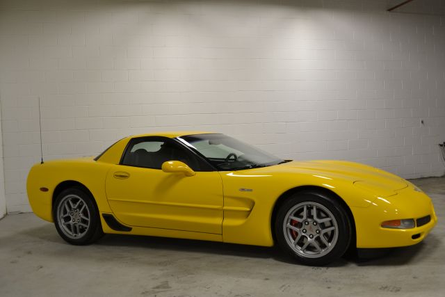 2003 Chevrolet Corvette R/T Sport Utility 4D