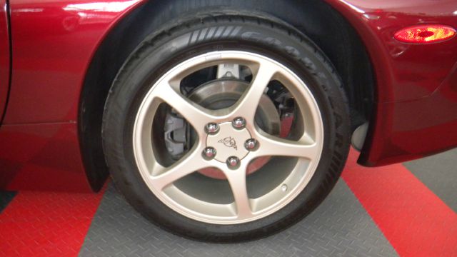 2003 Chevrolet Corvette LTZ 4WD W/sunroof