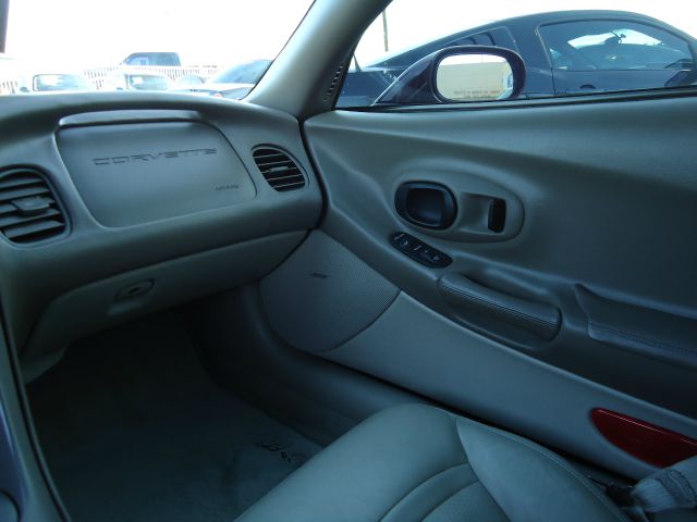 2003 Chevrolet Corvette Base