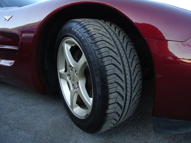 2003 Chevrolet Corvette Base