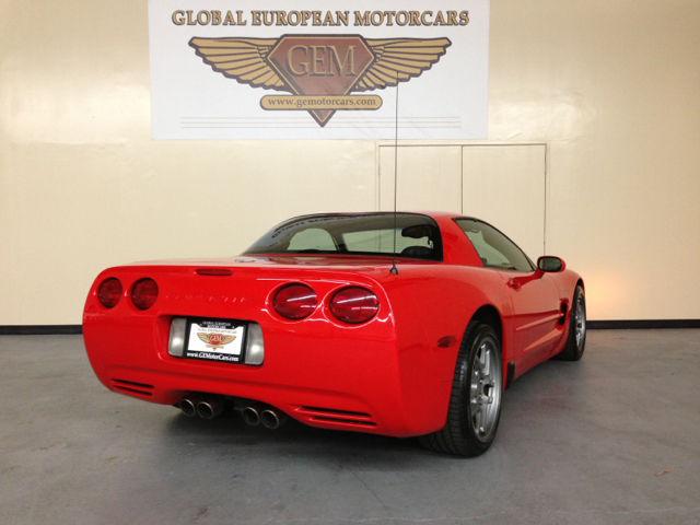 2003 Chevrolet Corvette R/T Sport Utility 4D