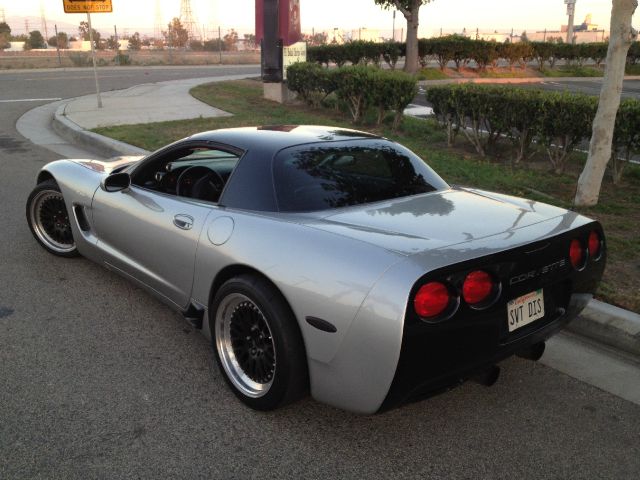 2004 Chevrolet Corvette R/T Sport Utility 4D