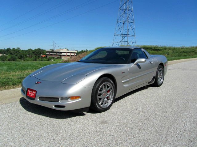 2004 Chevrolet Corvette R/T Sport Utility 4D