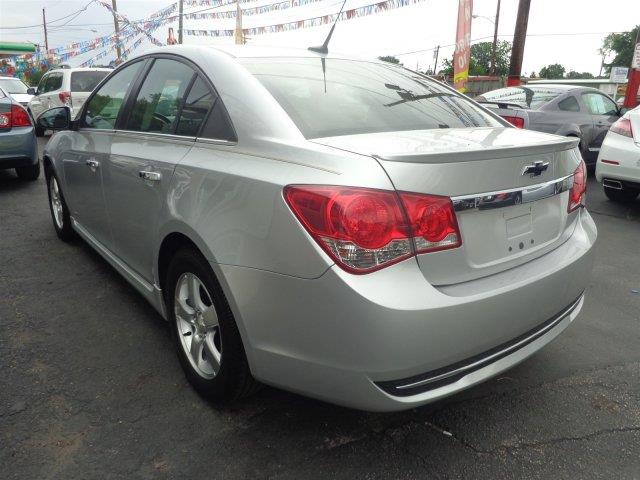 2011 Chevrolet Cruze 4dr Sdn I4 CVT 2.5